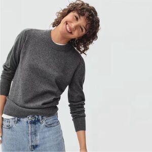 Everlane grey cashmere sweater size S